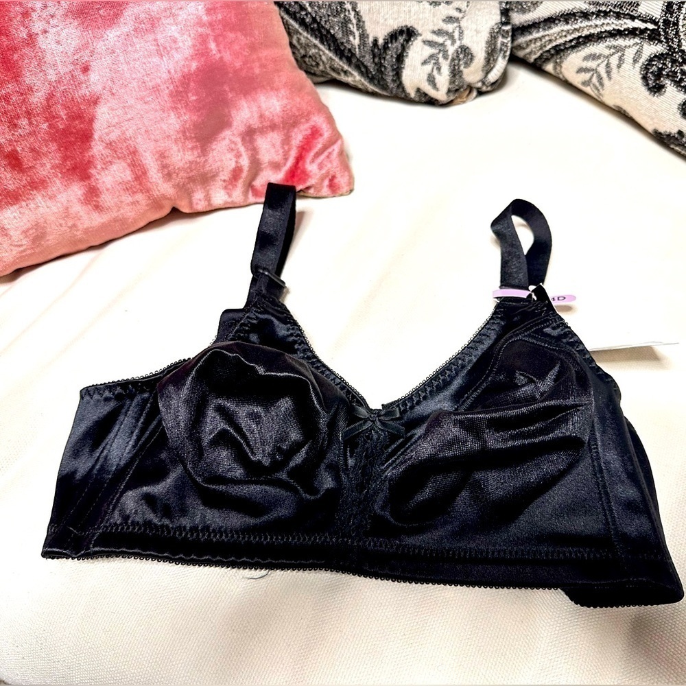 BALI BRA 34D Classic Support Wireless Flexible Adjustable Smooth Back Blk 3469